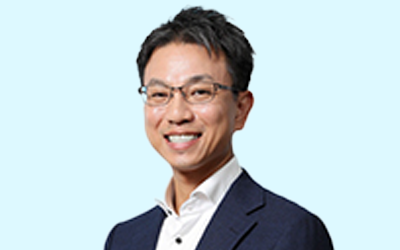 講師